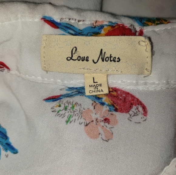 White Parrot Print Blouse Sz L Tie Front Roll-Tab Sleeves Light Novelty *STAIN* - Picture 9 of 12